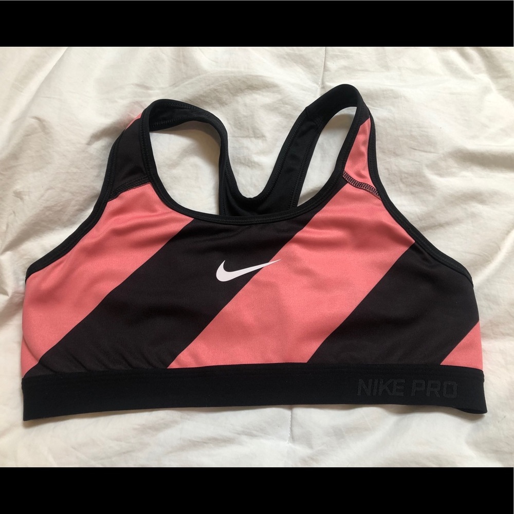 Women’s Medium Nike Sports Bra